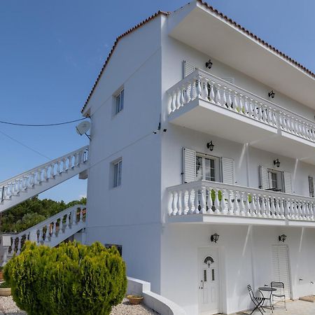 White House Studios & Apartments Argostoli  Exteriör bild