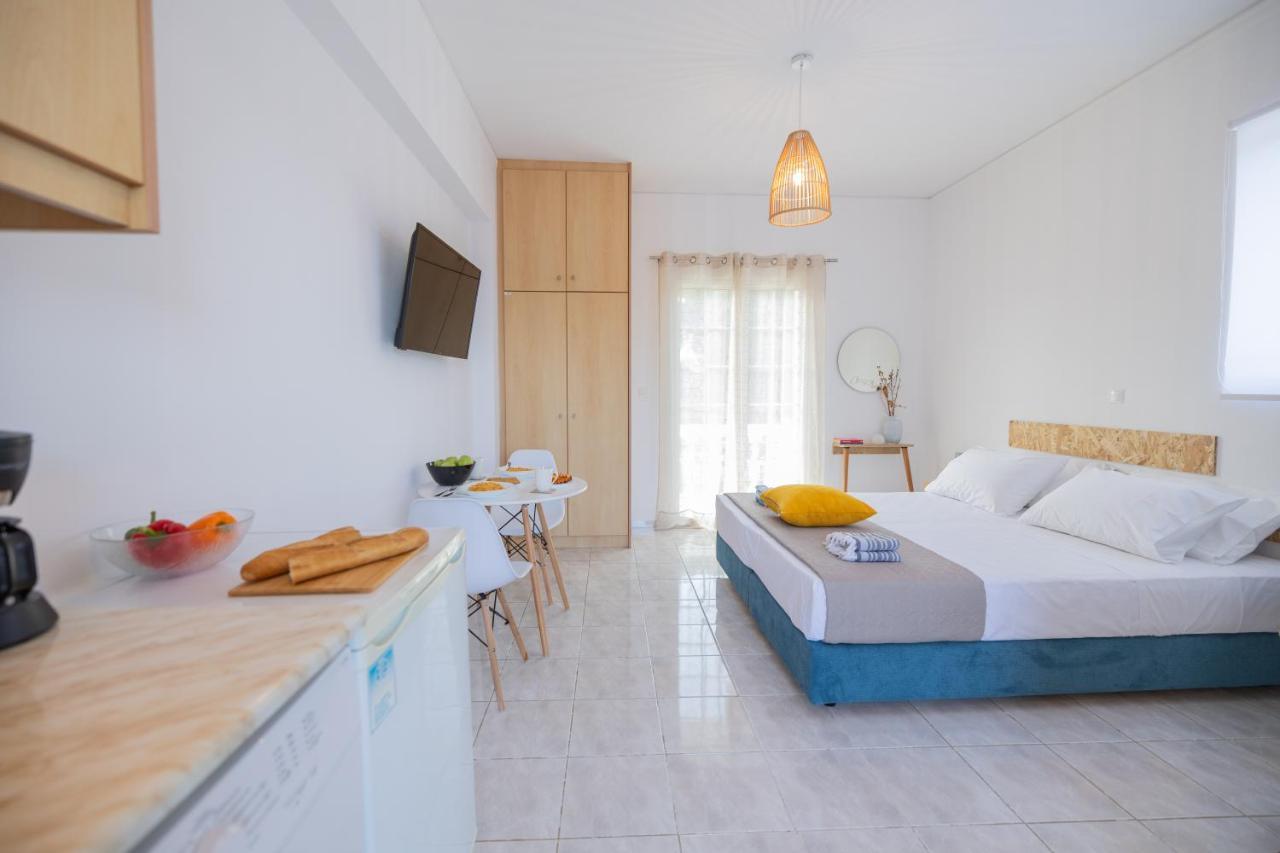 White House Studios & Apartments Argostoli  Exteriör bild