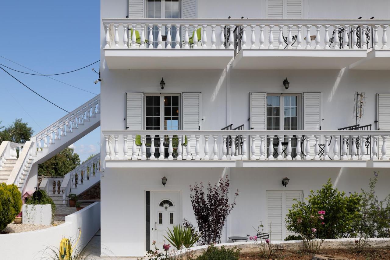 White House Studios & Apartments Argostoli  Exteriör bild