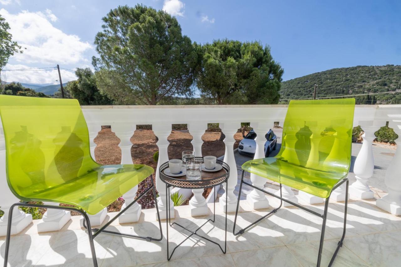 White House Studios & Apartments Argostoli  Exteriör bild