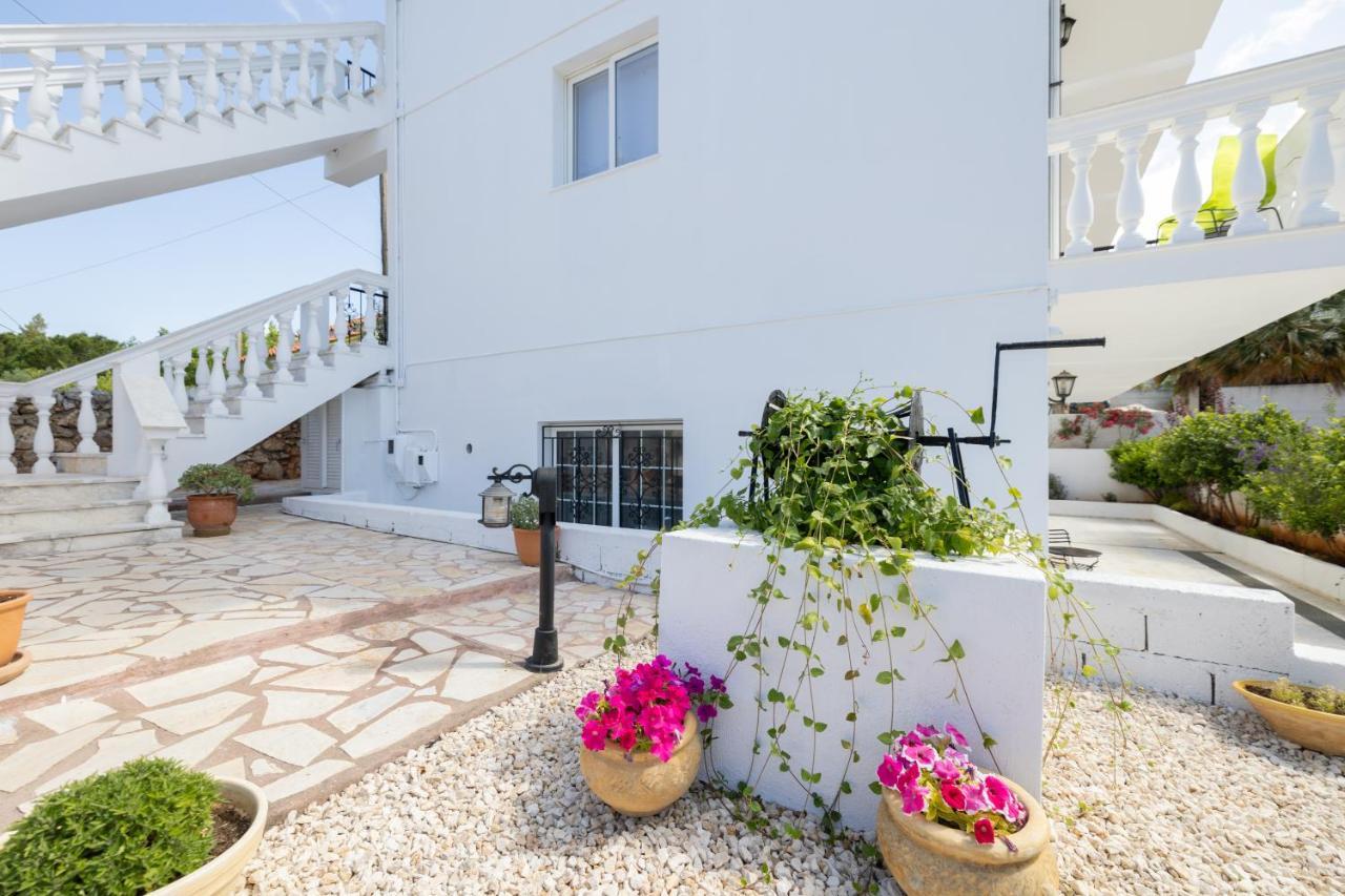 White House Studios & Apartments Argostoli  Exteriör bild